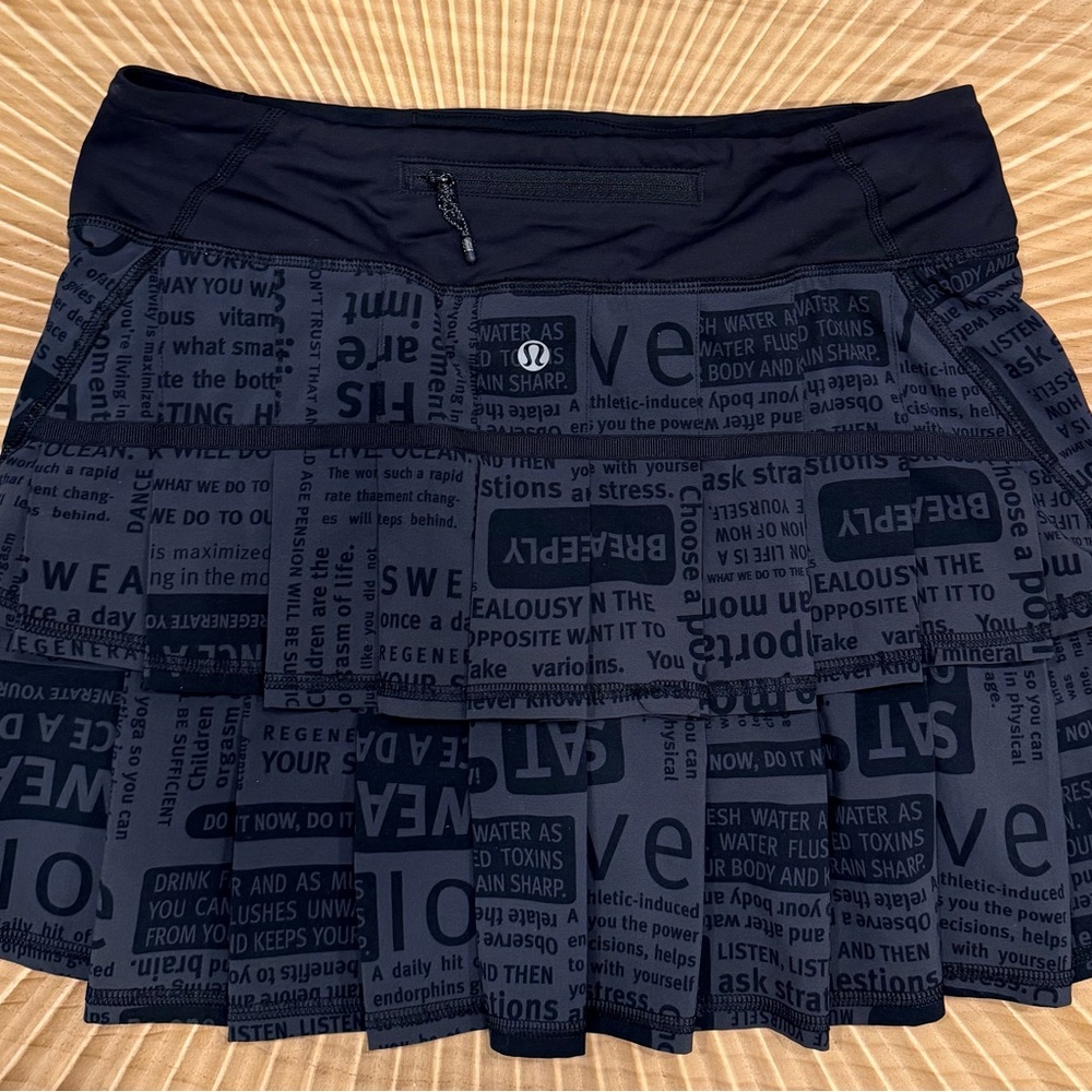 Lululemon Pace Setter skirt -Classic Manifesto Deep Coal Black / Black size 6